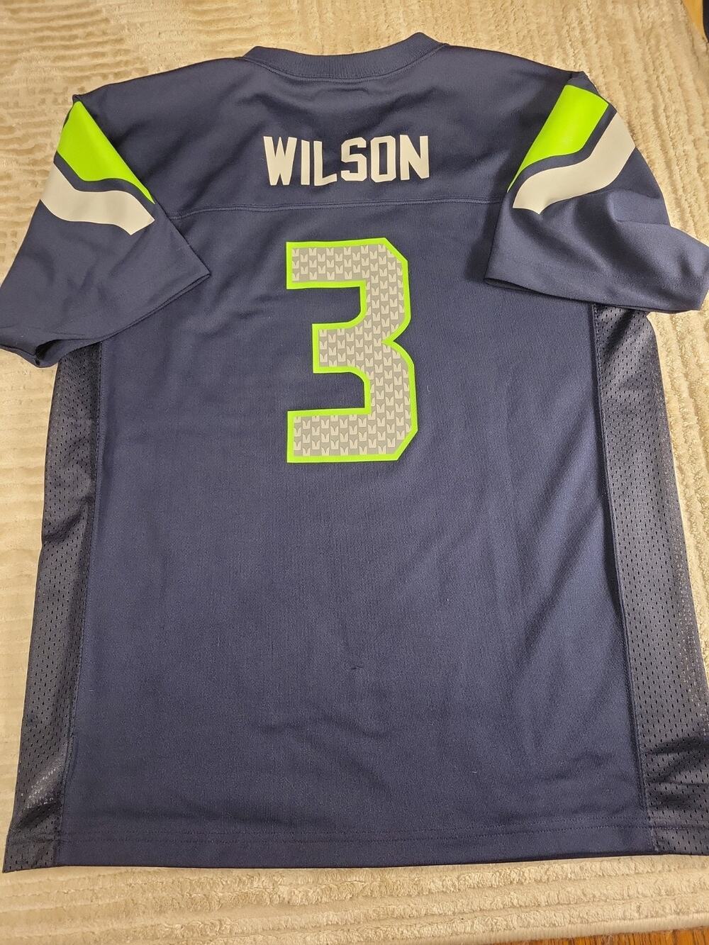 Seattle Seahawks Russell Wilson Football Jersey Youth Size XL 18-20 boys kids
